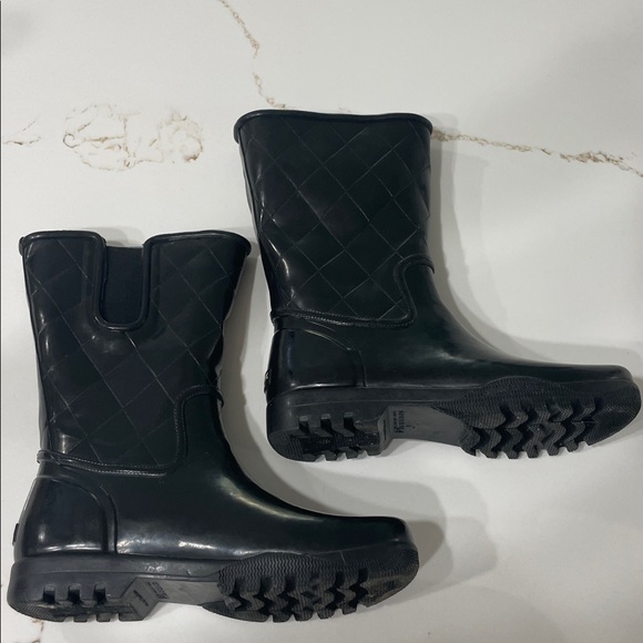 Sperry Topsider Black Quilted Rubber Rain Boots | 7 - Picture 4 of 11